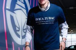 开云体育登录-快船后卫大放异彩，赢得球迷青睐