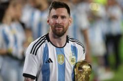 开云体育下载-梅西在法国联赛中大放异彩，球迷赞不绝口的简单介绍