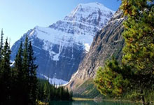 开云体育直播-非洲足球比赛首轮开启，球队士气高昂的简单介绍