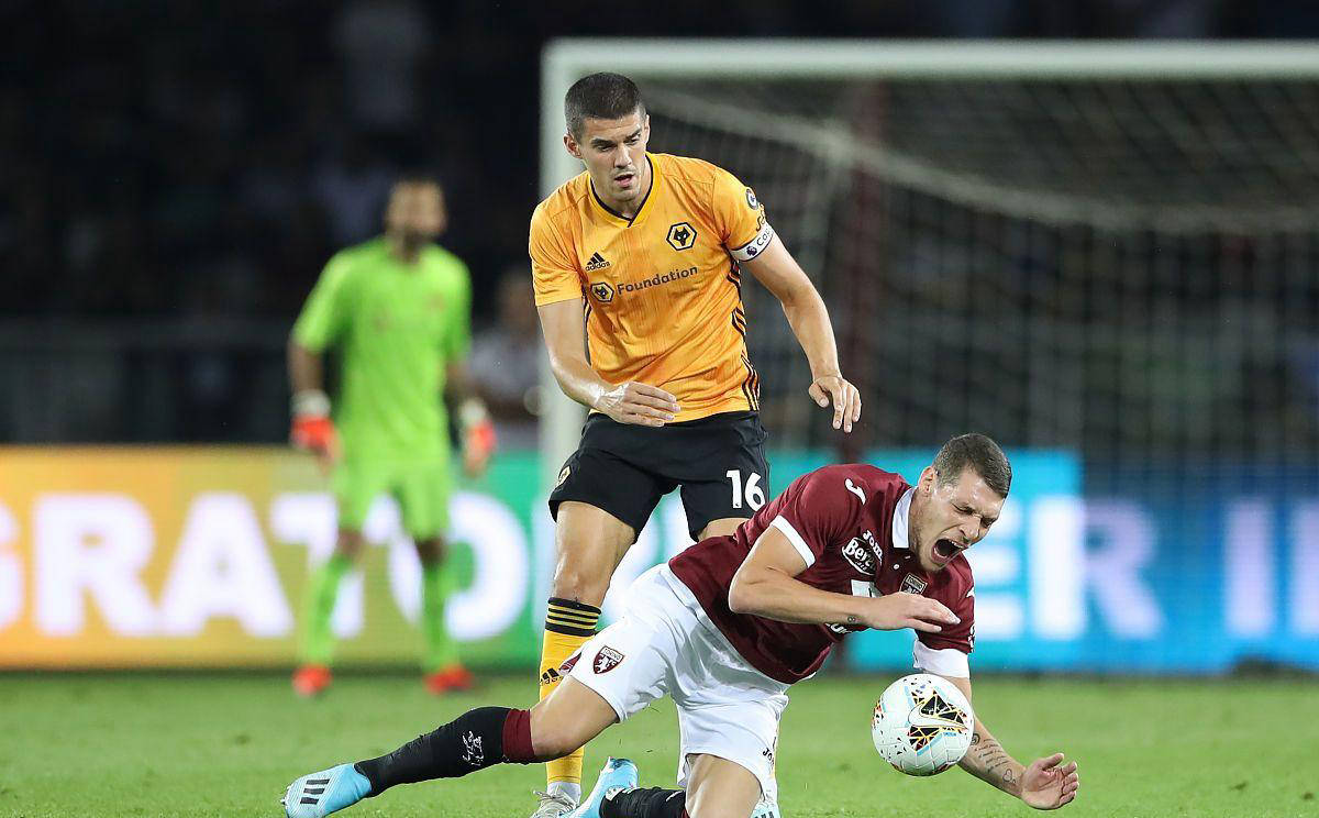 狼队客场逆转埃弗顿，豪取胜利的简单介绍