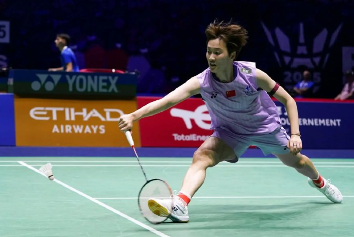 包含法国羽毛球队轻取英格兰羽毛球队，辛杜统治全场的词条