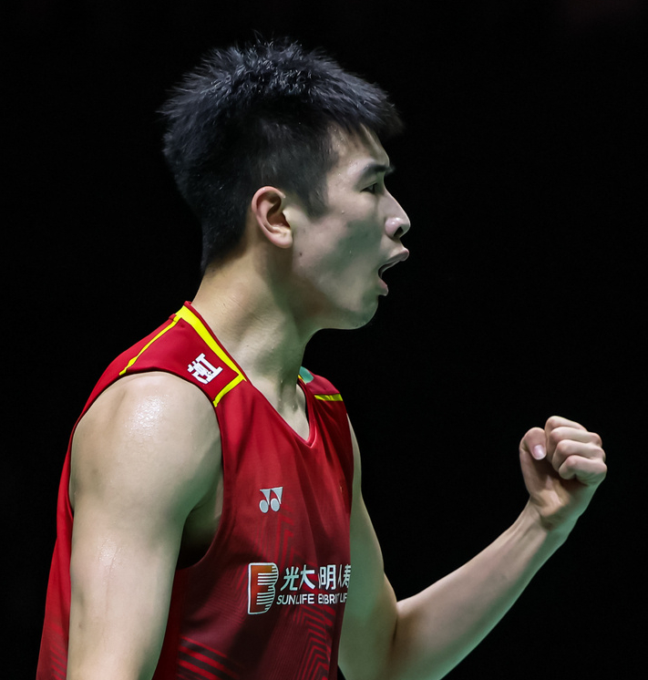 包含法国羽毛球队轻取英格兰羽毛球队，辛杜统治全场的词条