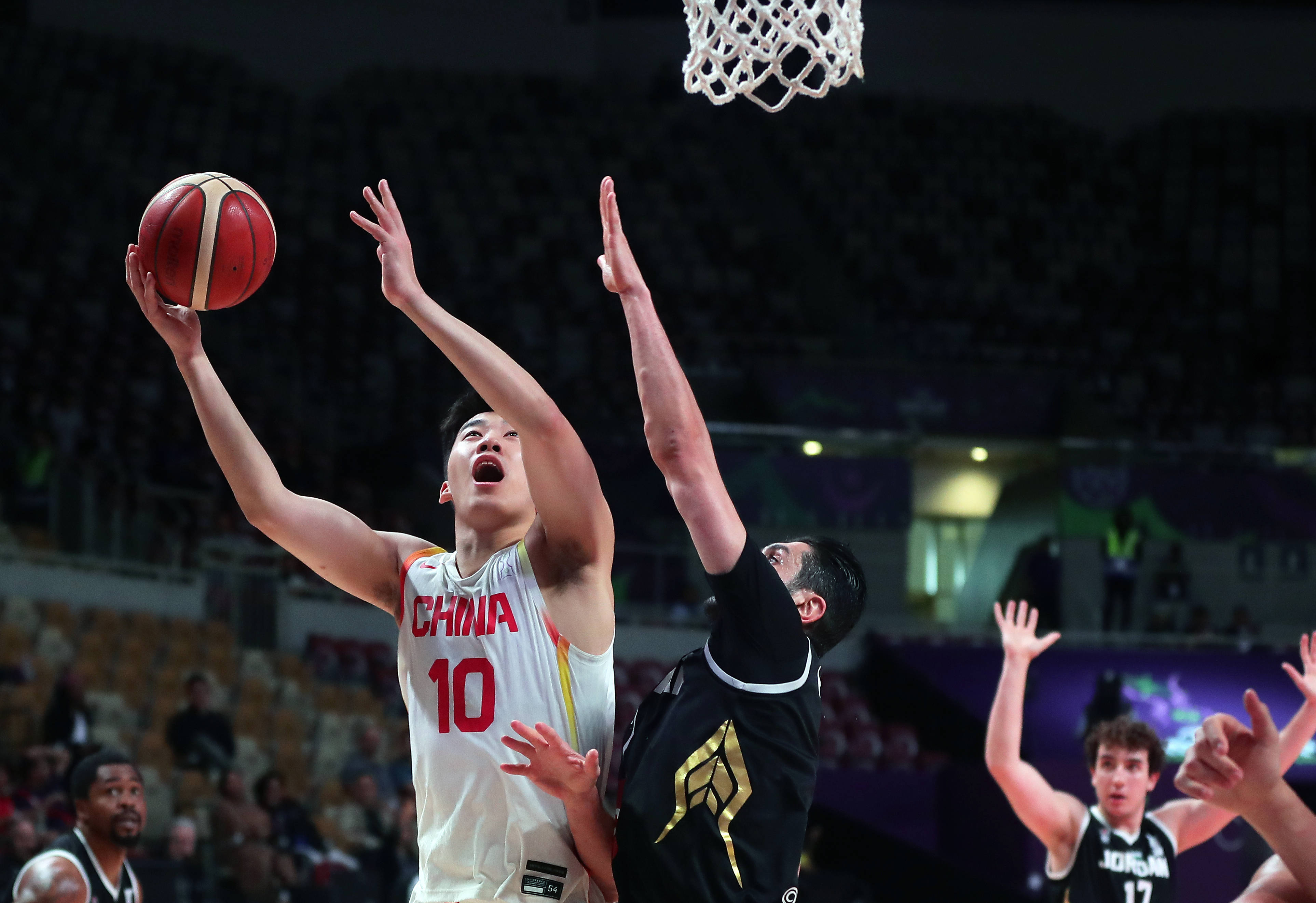 亚洲球队在全球篮球赛中崭露头角,备受瞩目 亚洲球队在全球篮球赛中崭露头角,备受瞩目