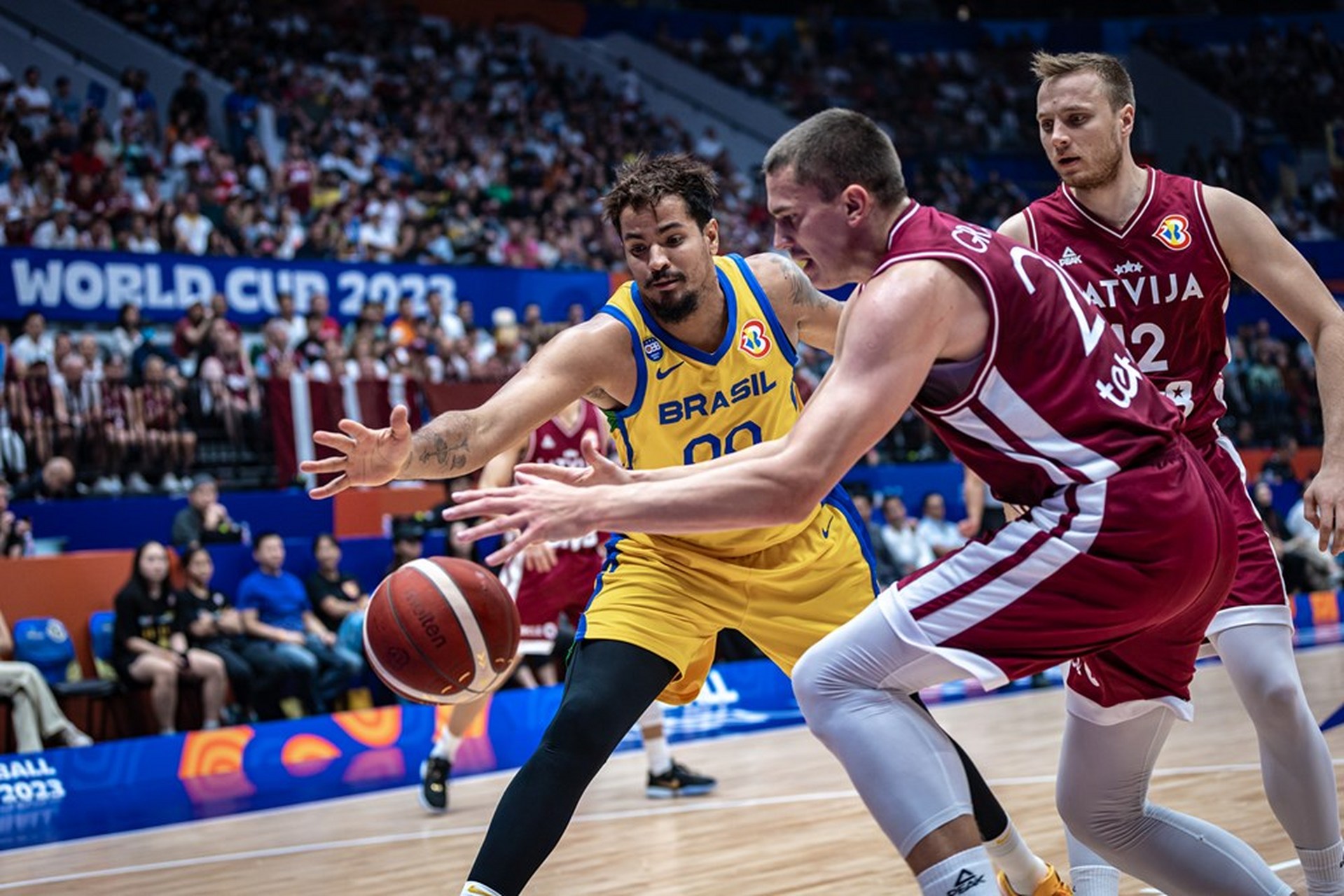 关于巴西男篮艰难晋级世界赛八强，捷克男篮一轮游的信息