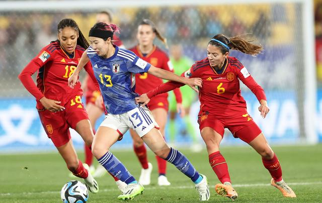 包含法国女足大胜澳大利亚取得胜利的词条