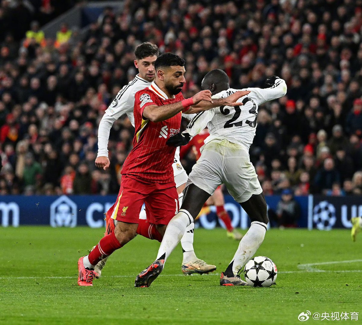 利物浦客场惊险取胜继续保持不败