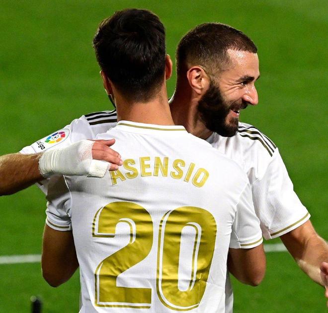 皇家马德里再登榜首，豪取胜利的简单介绍