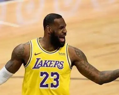 勇士战胜快船，稳固季后赛席位