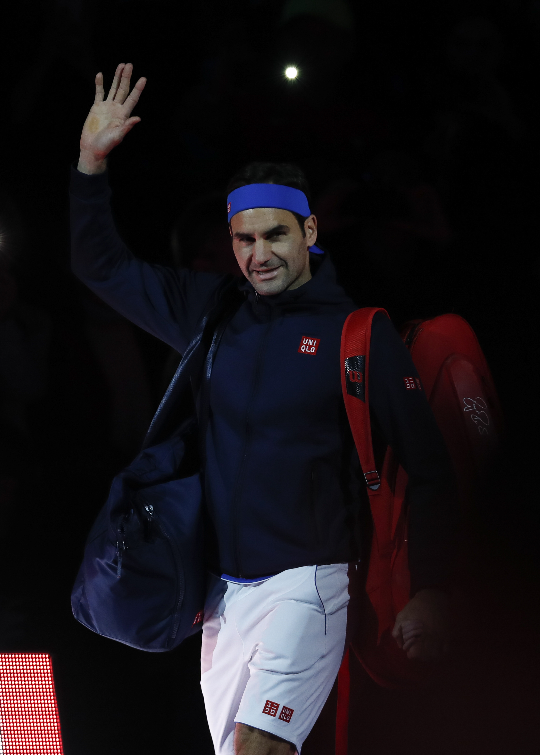 关于西班牙网球队血洗意大利网球队，费德勒制霸全场的信息