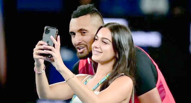 包含德国网球队逆转西班牙网球队，克耶高斯制霸全场的词条