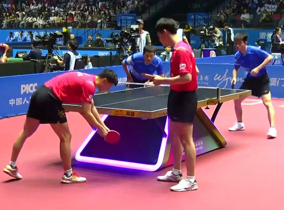 英格兰队鏖战韩国队，马龙刷新纪录