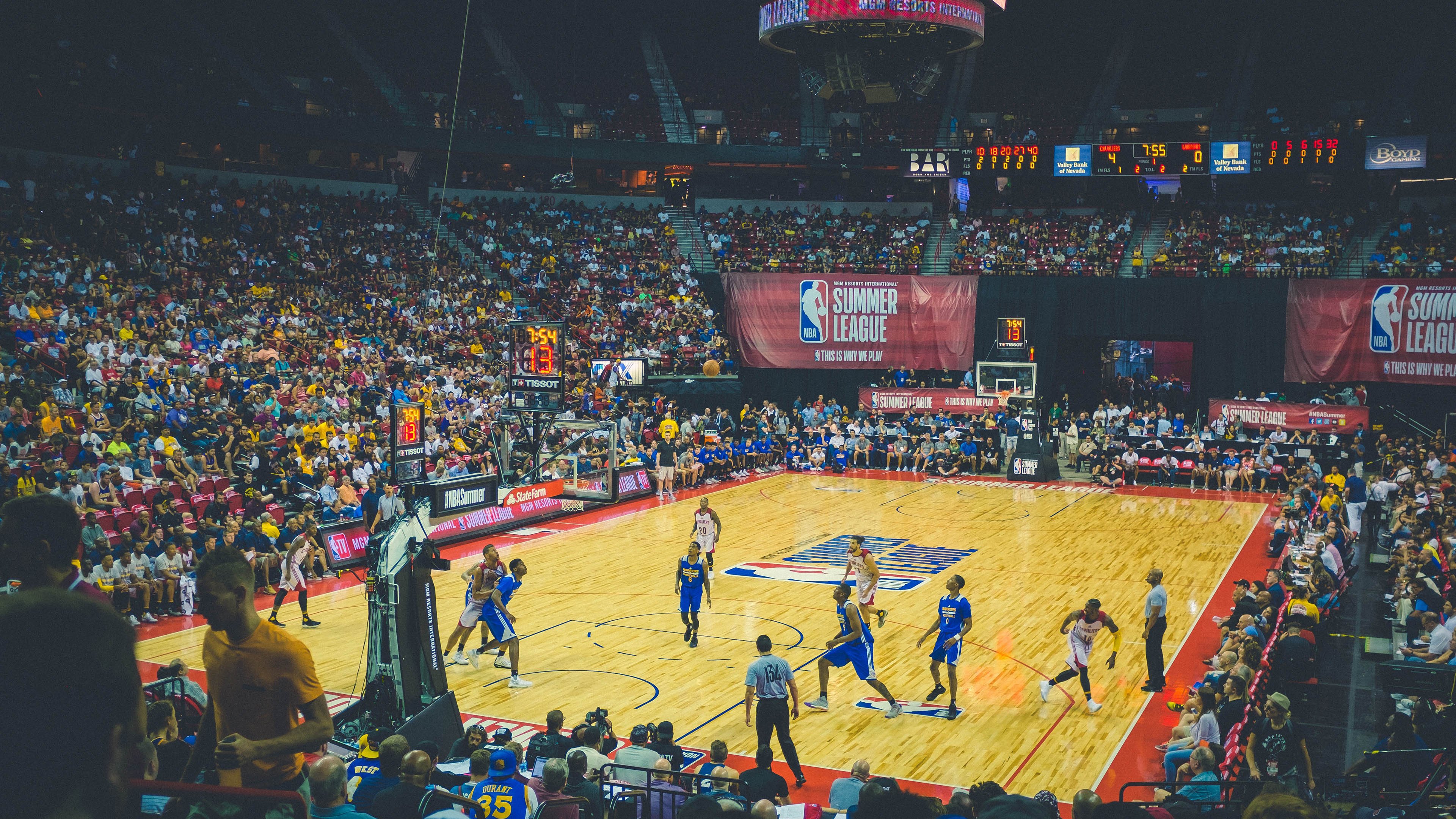 破浪前行,快船力克鹈鹕,马克西撕裂防线成关键先生