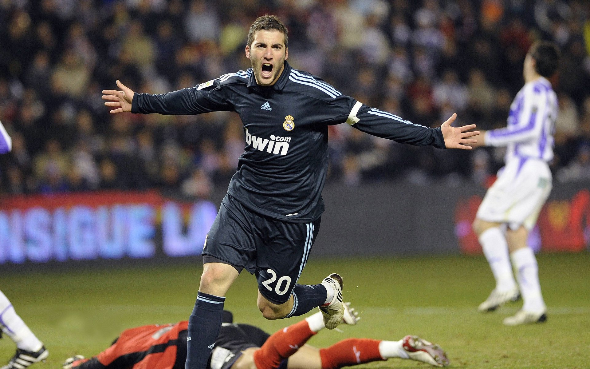 苏格兰铁蹄踏平维也纳，巴尔韦德在都灵接管意甲权杖